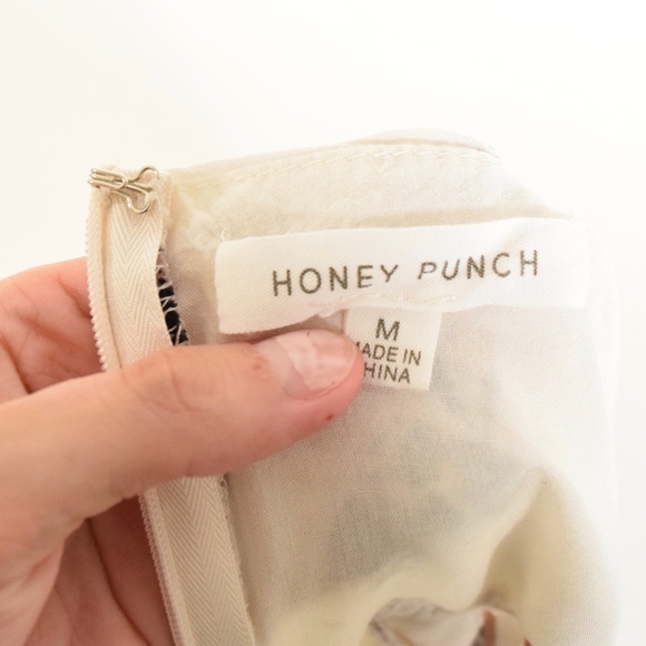 ❌SOLD❌FLASH SALE! Bundle 2 for $20 or 1 For $15 - Picture 6 of 7